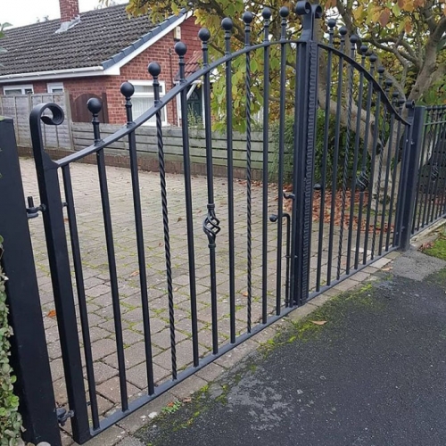 Iron bar gate